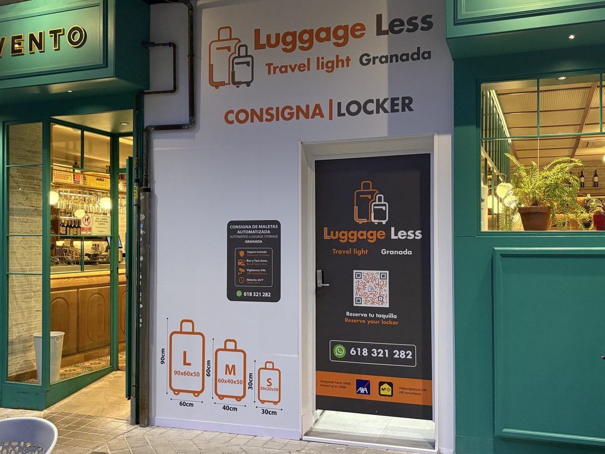 Entrada consigna LuggageLess Granada Plaza Campillo Bajo
